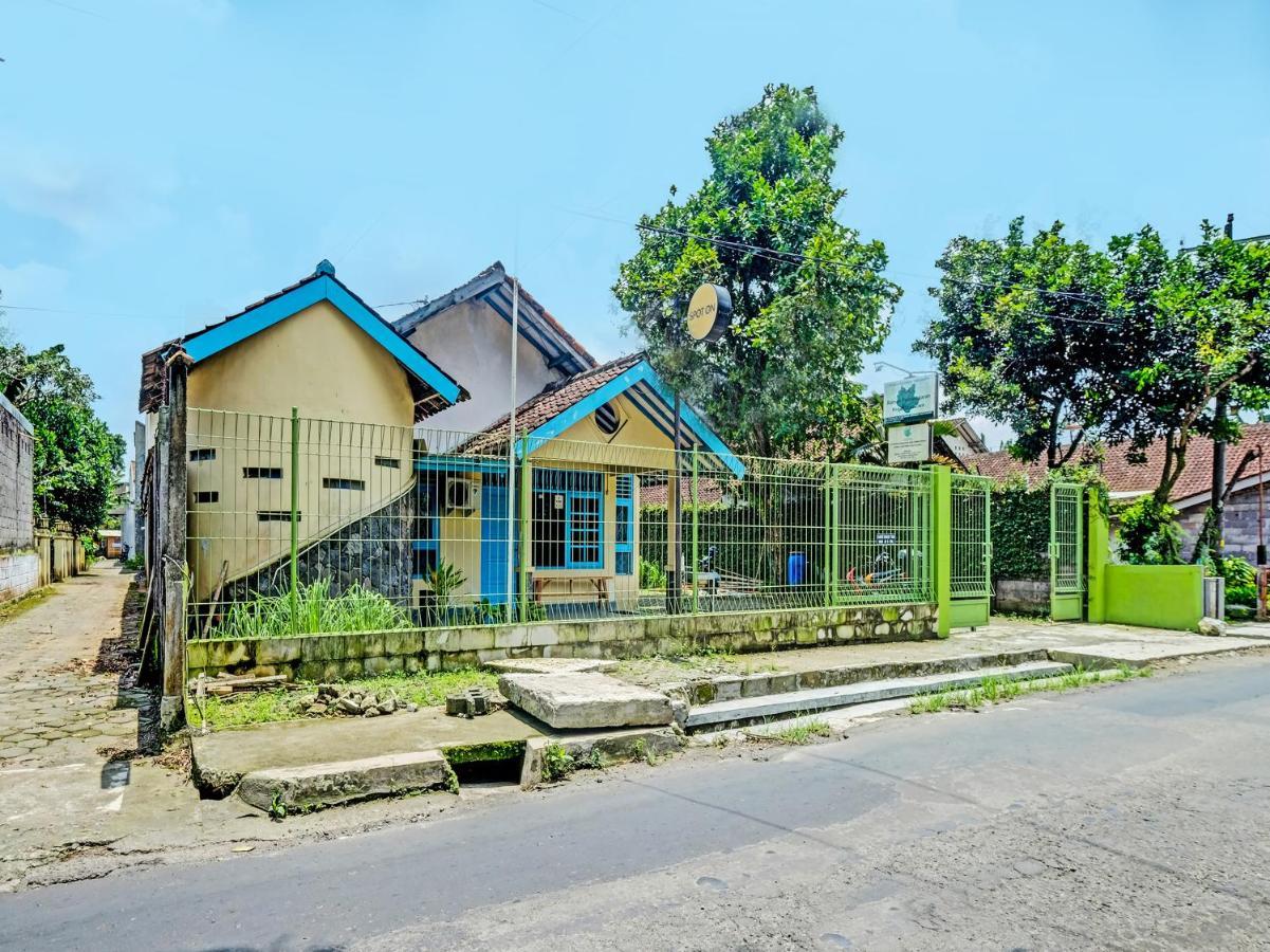 Hotel Spot On 2275 Omah Jm Beran Kidul Exterior foto
